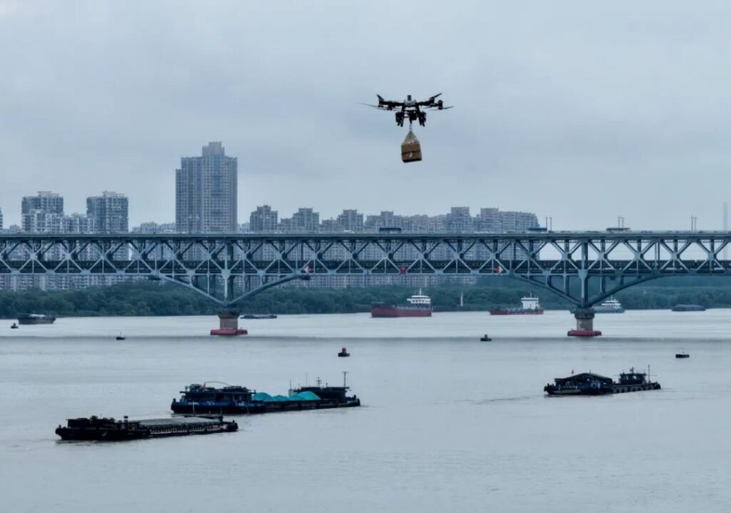 Revolutionizing river life: drone delivery brings convenience to Yangtze crews Revolutionizing river life: drone delivery brings convenience to Yangtze crews