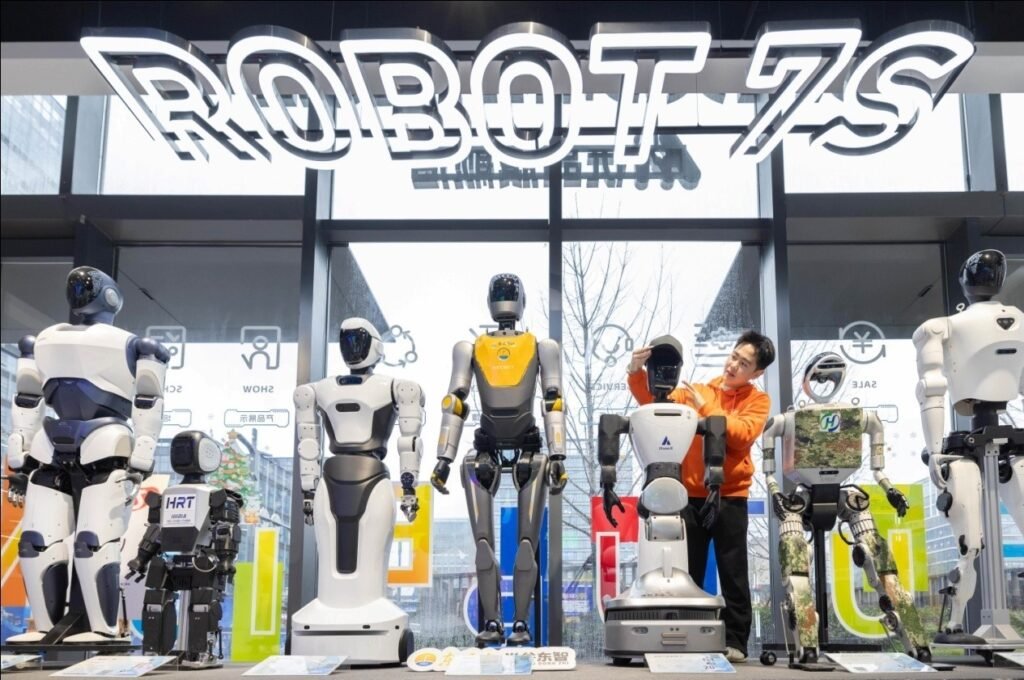 China's first humanoid robot 7S store in Hubei province generating buzz