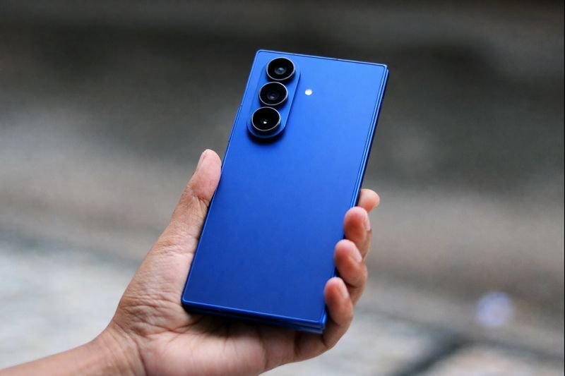 Samsung signals AI-first smartphone push for 2026 after record earning