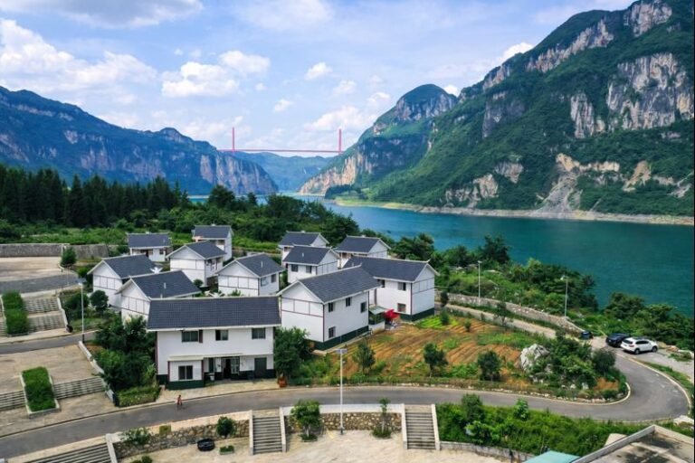 Local officials in Guizhou use big data poverty monitoring to prevent households from slipping back into poverty.