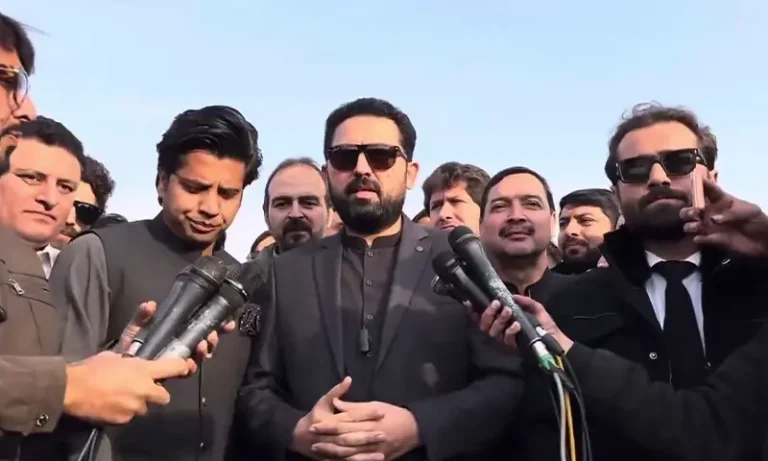 KP CM announces Rs 200bn development package for Hazara KP CM announces Rs20000 crore development package