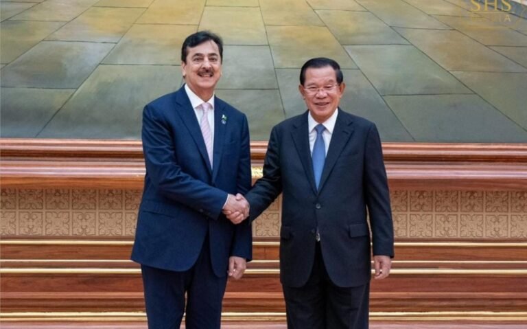 Chairman Senate of Pakistan Syed Yousuf Raza Gilani meets Cambodian Senate President Hun Sen in Phnom Penh.