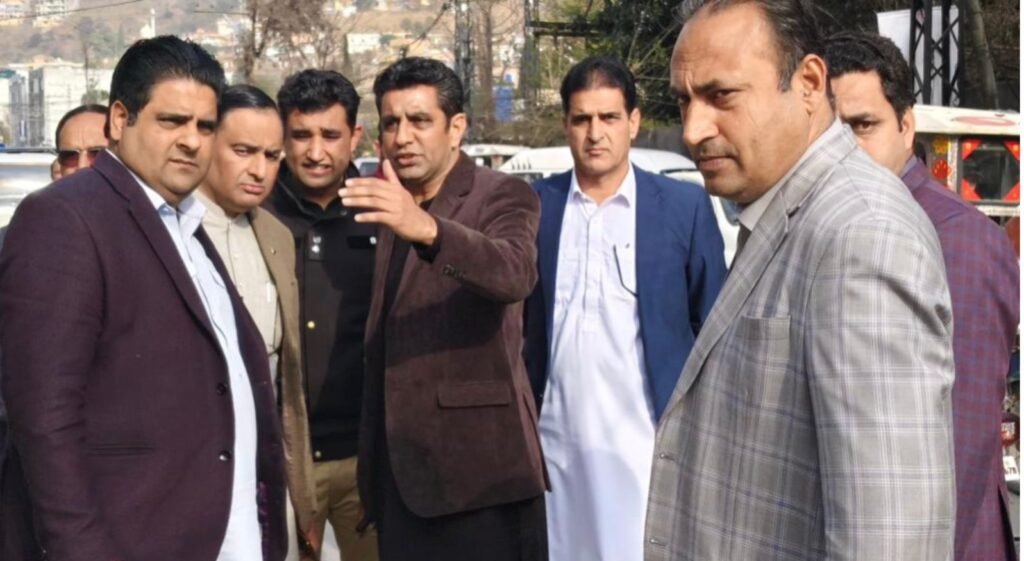 Kotli Deputy Commissioner Conducts Detailed Inspection of Inner City Deputy Commissioner Kotli inspects inner city areas to review traffic management and civic infrastructure.