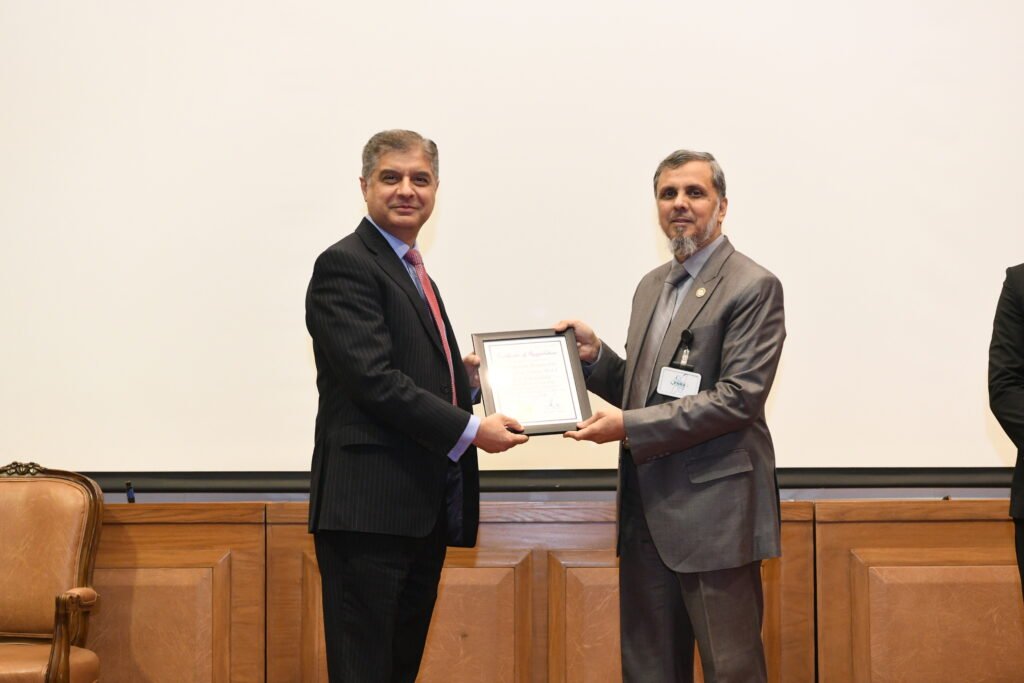 Islamabad Diagnostic Center receives PNRA certificate for radiation safety compliance Officials from PNRA present a certificate of appreciation to Islamabad Diagnostic Center for radiation safety compliance.