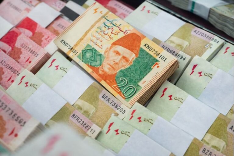 Pakistan cabinet reviewing the SBP proposal on polymer banknotes and the possible withdrawal of the Rs10 note.