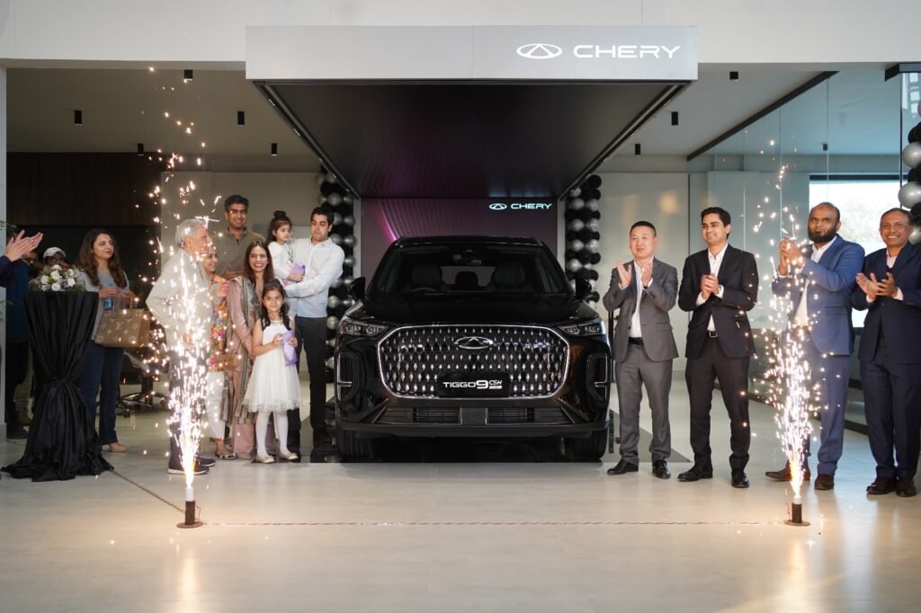 Redefining Elegance: The Tiggo 9 Super Hybrid Takes Center Stage at Chery Defence Chery Tiggo 9 Super Hybrid displayed at Chery Motors Defence Lahore during official launch event.