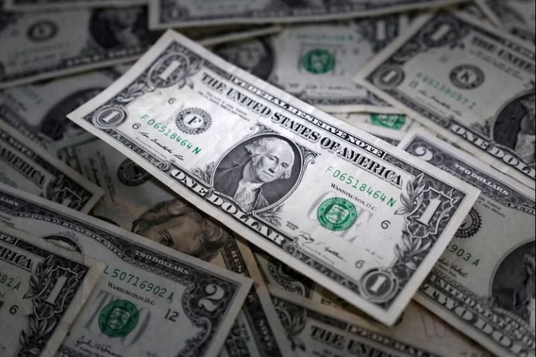 UAE grants a one-month rollover on Pakistan’s $2bn debt at 6.5% interest as negotiations continue.