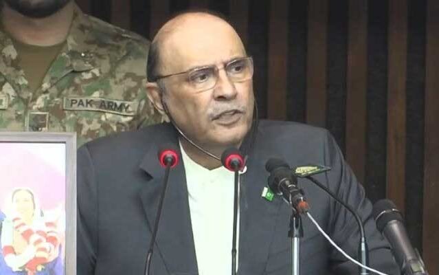 President Zardari urges India to choose dialogue, warns of firm response to aggression