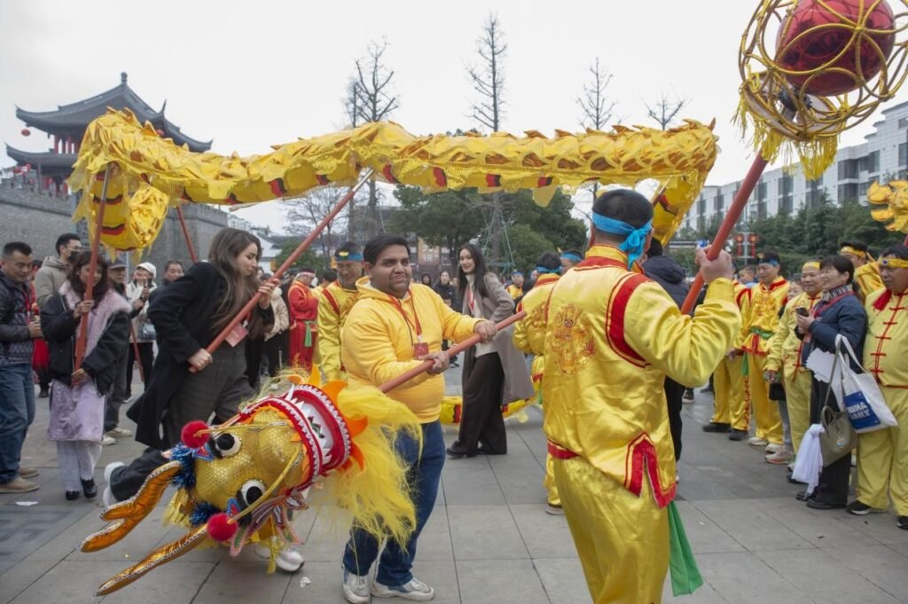 Understanding China requires both historical and developmental perspectives