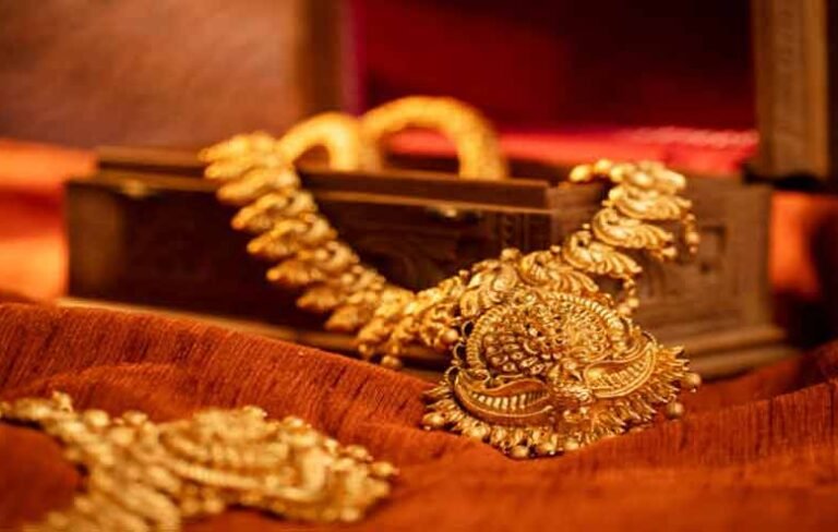 Gold prices decline sharply on June 11 as losses in global bullion markets impact rates in Pakistan.