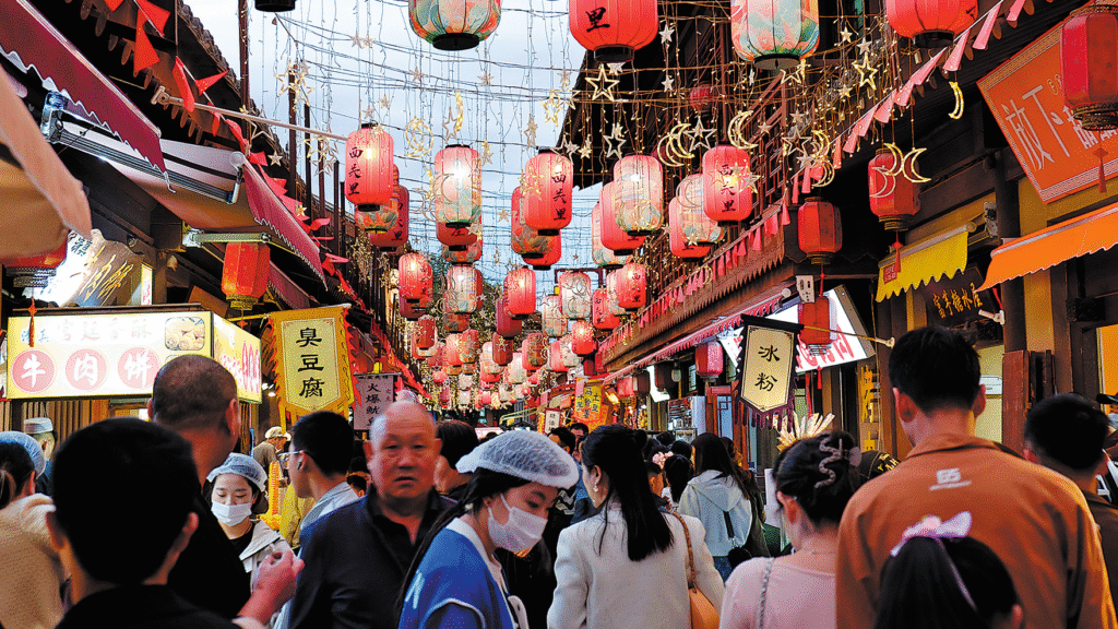 China’s domestic travel reaches record levels in 2025, minister says Domestic travel in China reaches record levels during the Spring Festival holiday and 2025.