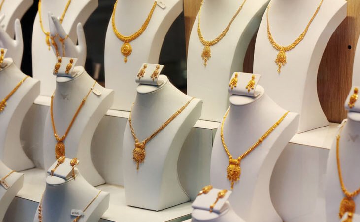 Gold price in Pakistan holds at Rs523,762 per tola after recent increase