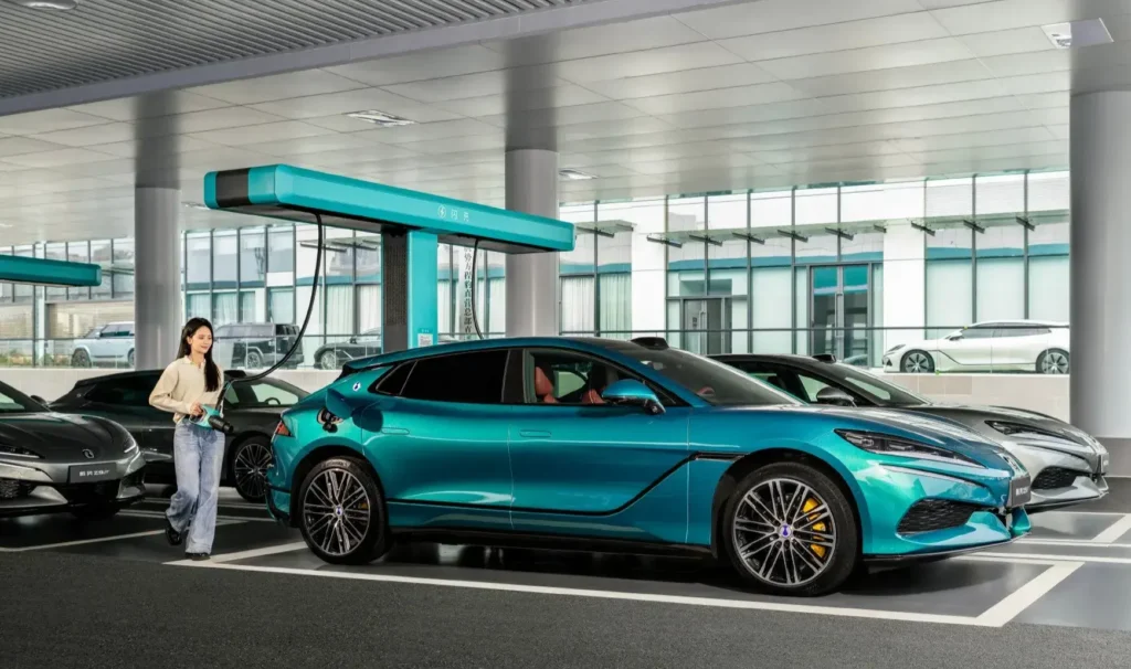 BYD’s Flash Charging 2.0 draws consumer interest in China after new battery launch BYD electric vehicles showcased as Flash Charging 2.0 technology attracts consumer interest in China.