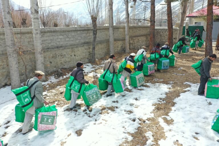 KSrelief distributes 22,000 winter kits to vulnerable communities across Pakistan