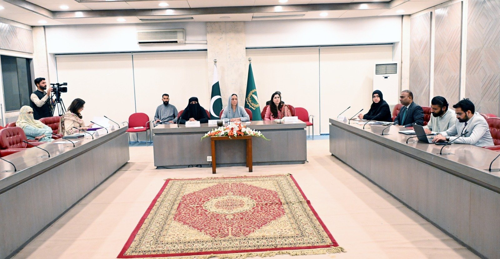 Pakistani, Turkmen women lawmakers discuss rights and parliamentary cooperation