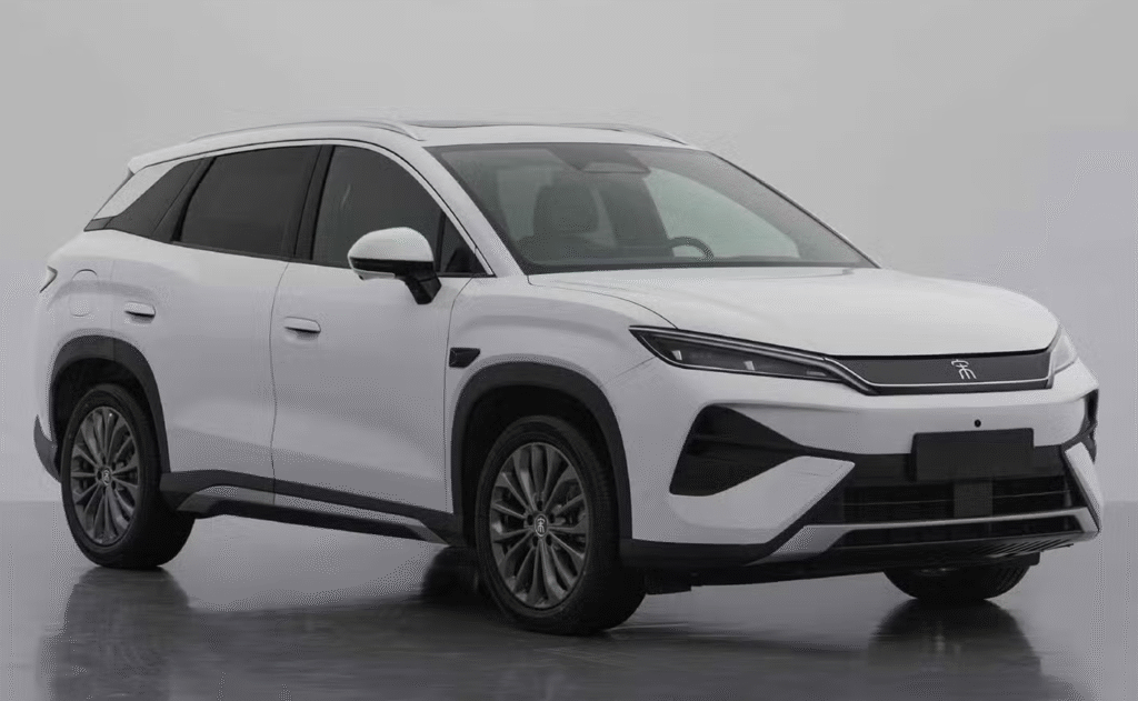 BYD cuts price, launches Song Ultra EV with ultra-fast charging and new Blade Battery BYD Song Ultra EV launched with Blade Battery and ultra-fast charging in China