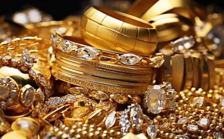 Gold hits fresh high in Pakistan as price jumps to Rs475,962 per tola on March 30