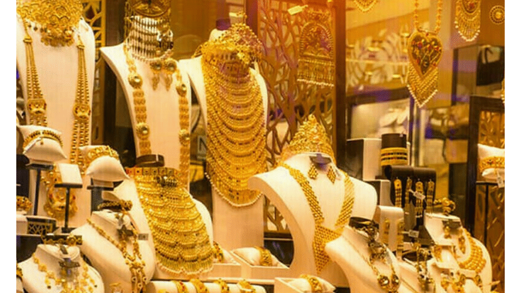 Gold price falls Rs2,800 per tola in Pakistan on March 5 Gold bars and jewelry displayed as gold price in Pakistan falls by Rs2,800 per tola.