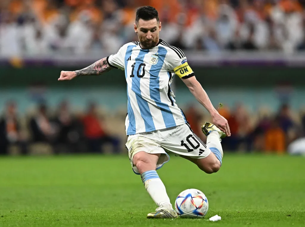 Messi reaches 900 career goals, joins Ronaldo in elite scoring milestone