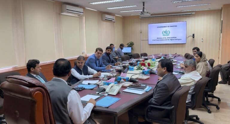 Amir Muqam chairs meeting on vulnerable groups support programme in Islamabad