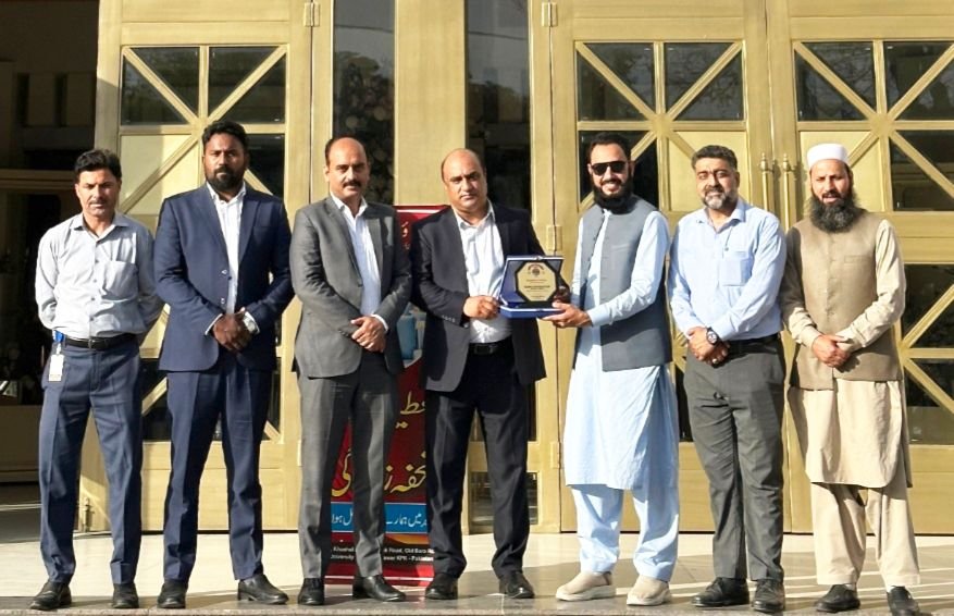 Hamza Foundation Collects 100 Blood Bags Through Monal Volunteers