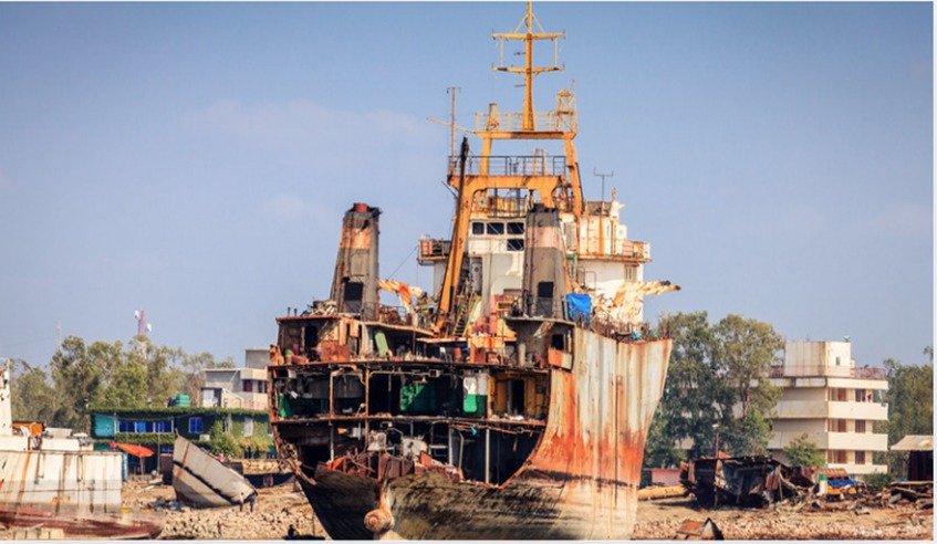 Pakistan’s shipbreaking sector loses global share amid declining activity, report finds