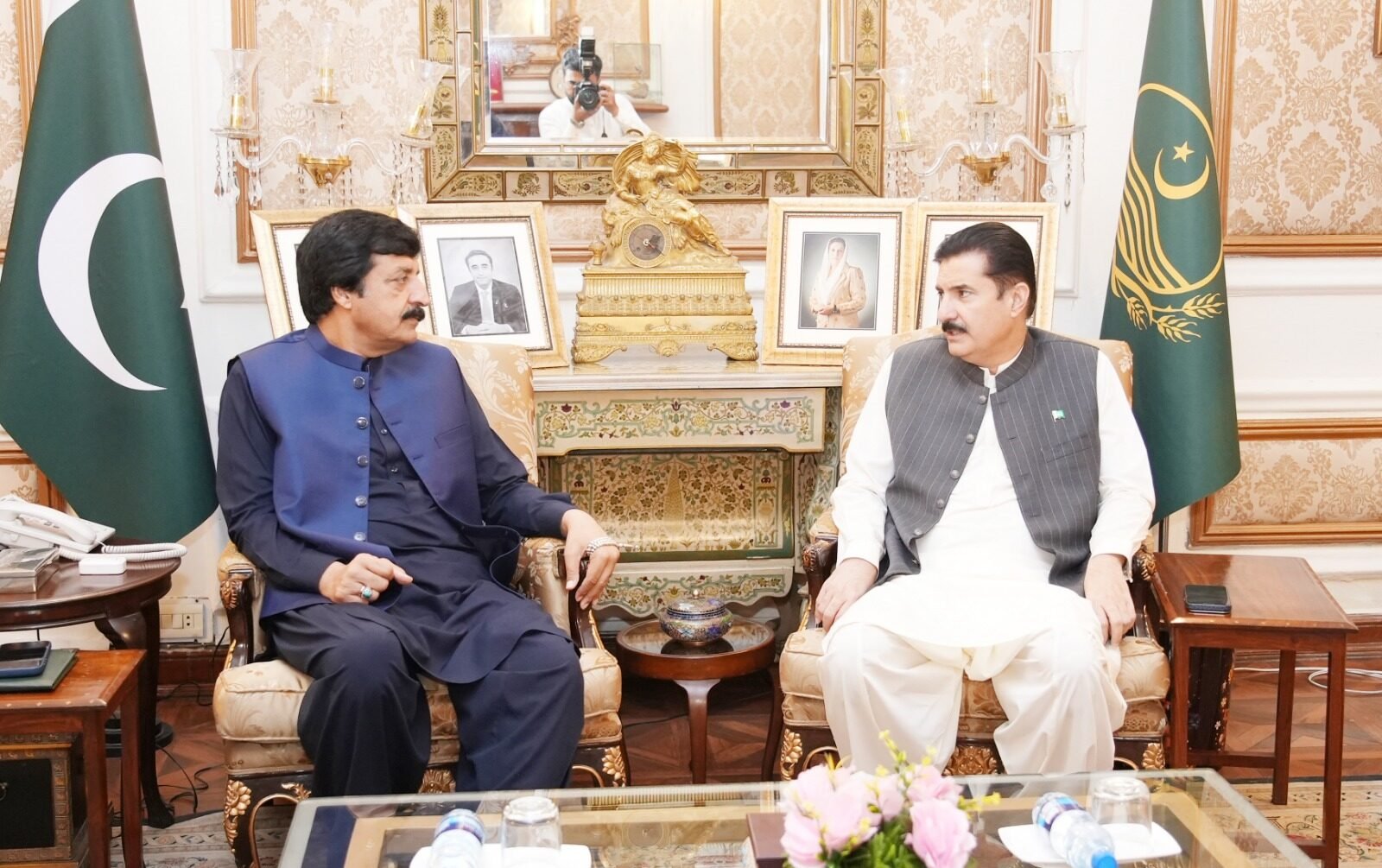 Punjab, KP governors discuss inter-provincial coordination