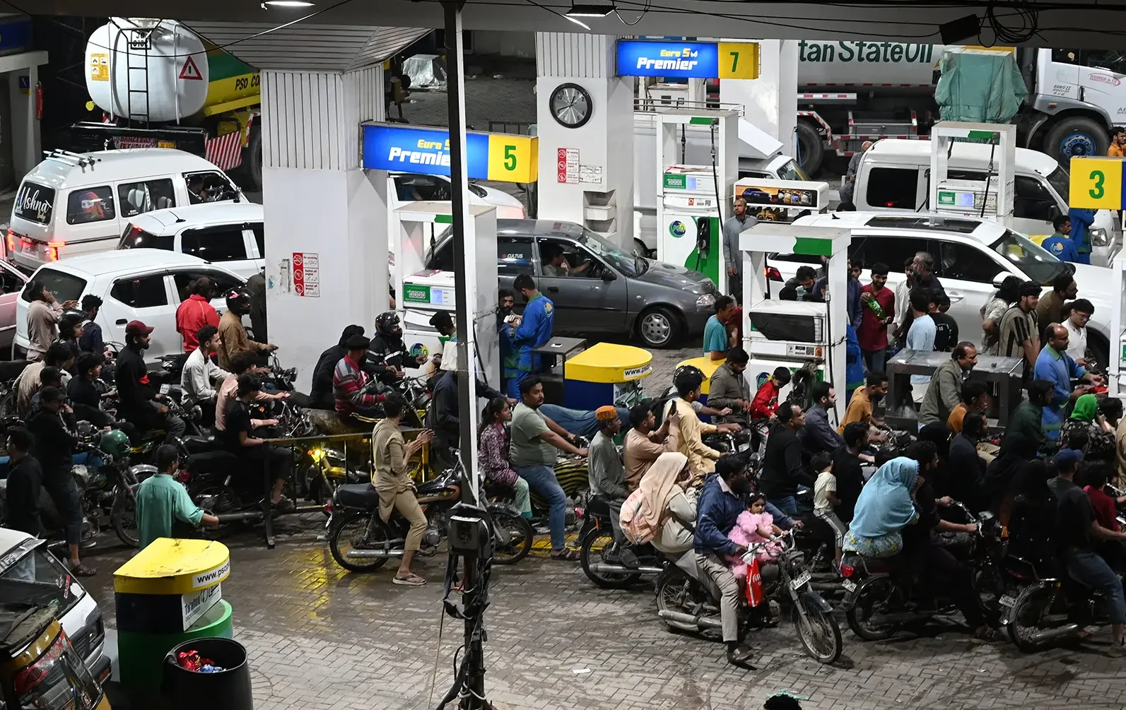 Rs458 petrol set to push up fares, food prices across Pakistan