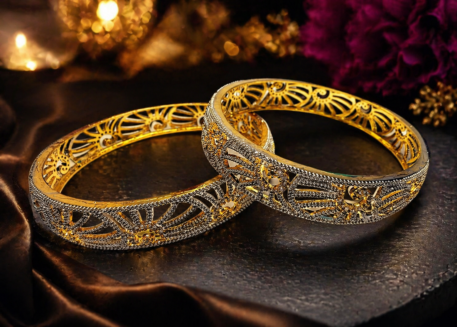 Gold jumps Rs4,400 per tola in Pakistan after global rebound