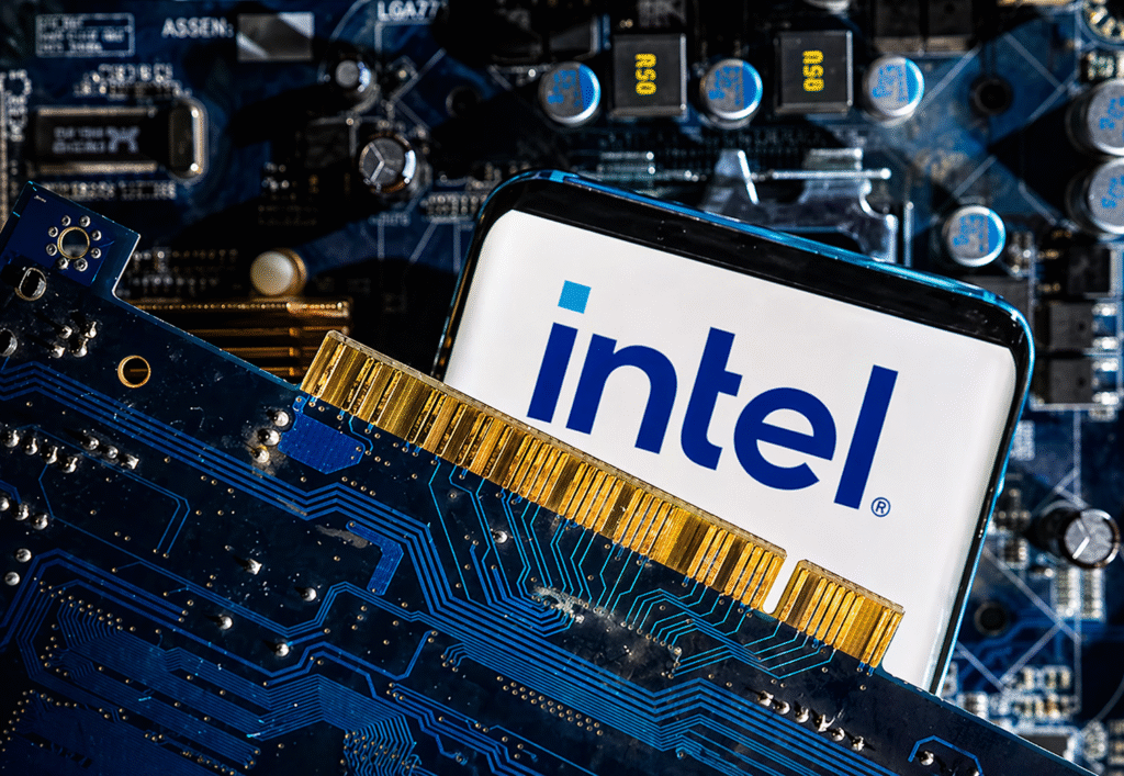 Intel shares rise sharply as AI-driven CPU demand boosts revenue outlook and investor confidence.