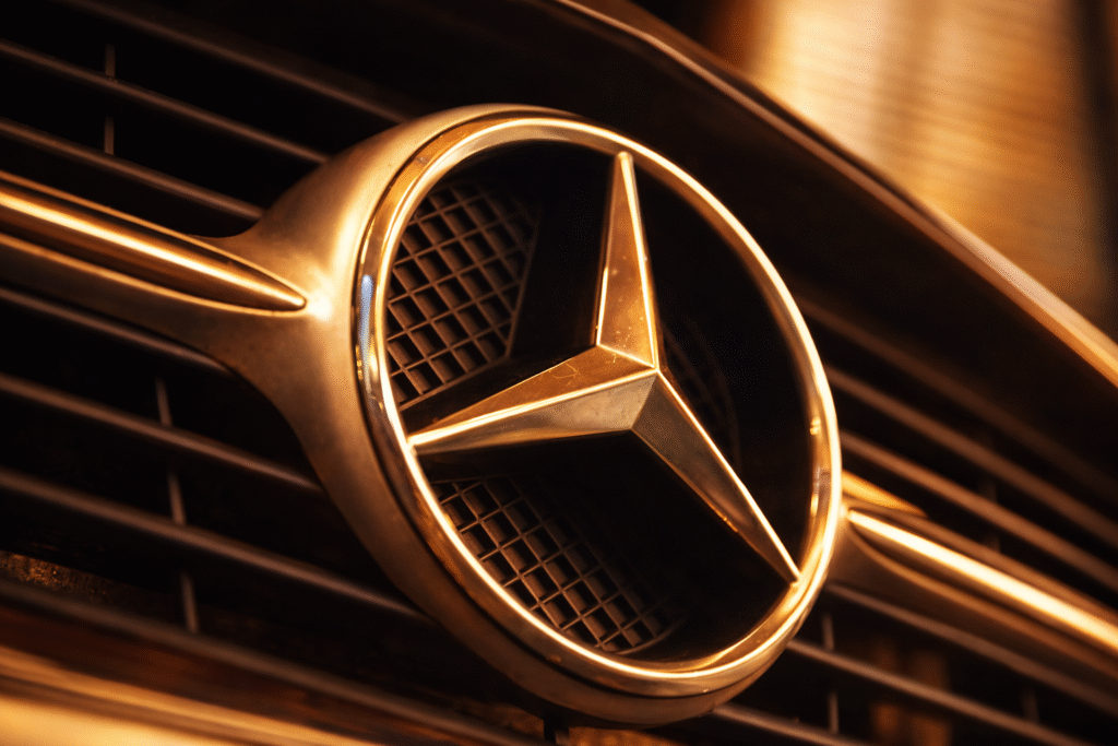 Samsung SDI secures first EV battery deal with Mercedes-Benz Samsung SDI EV battery deal with Mercedes-Benz to power next-generation electric vehicles.