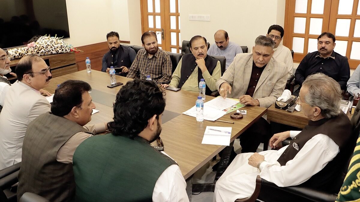 Punjab law minister meets private schools body to discuss reforms and sector challenges