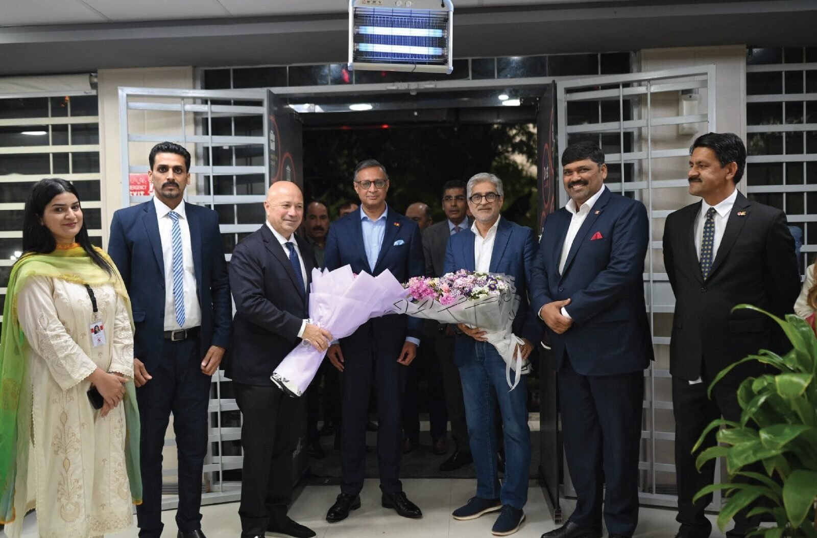 VEON CEO praises Mobilink Bank’s 35% shift to renewable energy in Pakistan