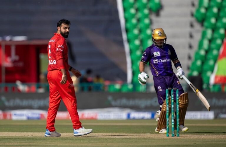 Sameer Minhas and Shadab Khan batting during Islamabad United win over Quetta Gladiators in PSL
