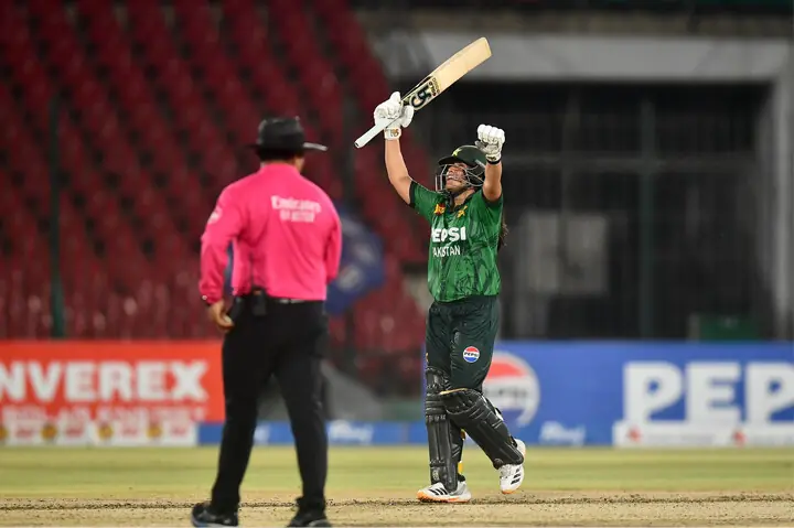 Ayesha Zafar century powers Pakistan to dominant win over Zimbabwe in first T20I