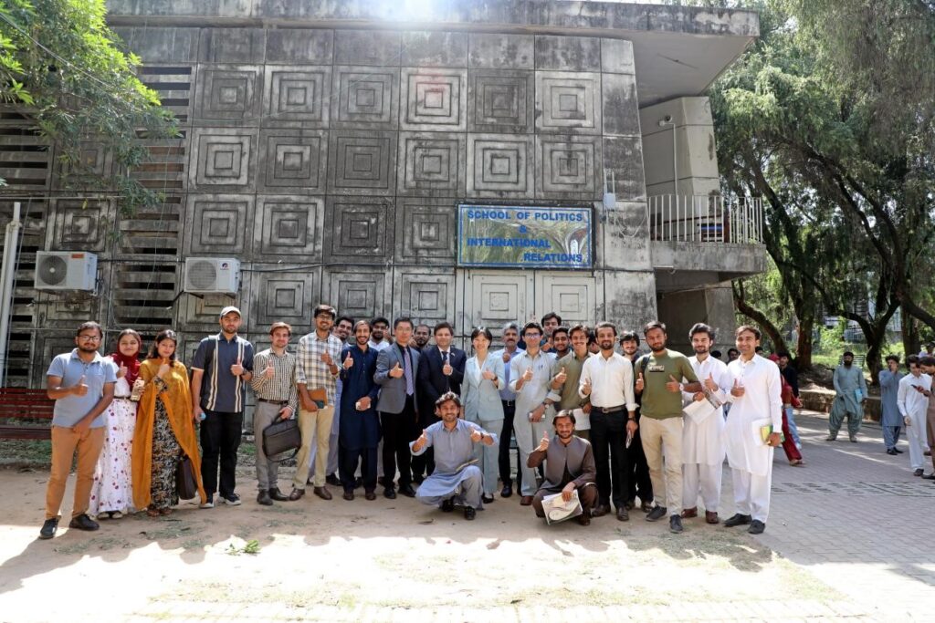 A Fudan University film screened in Pakistan3