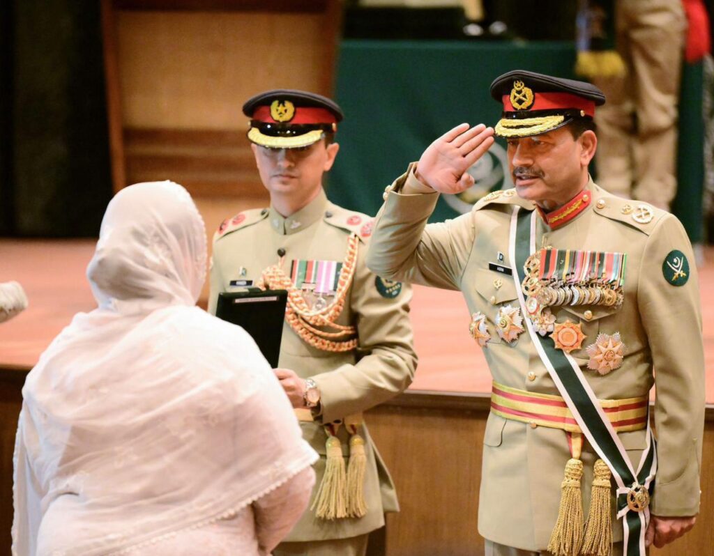 Field Marshal Asim Munir confers military awards at GHQ ceremony Field Marshal Asim Munir confers military awards at GHQ ceremony
