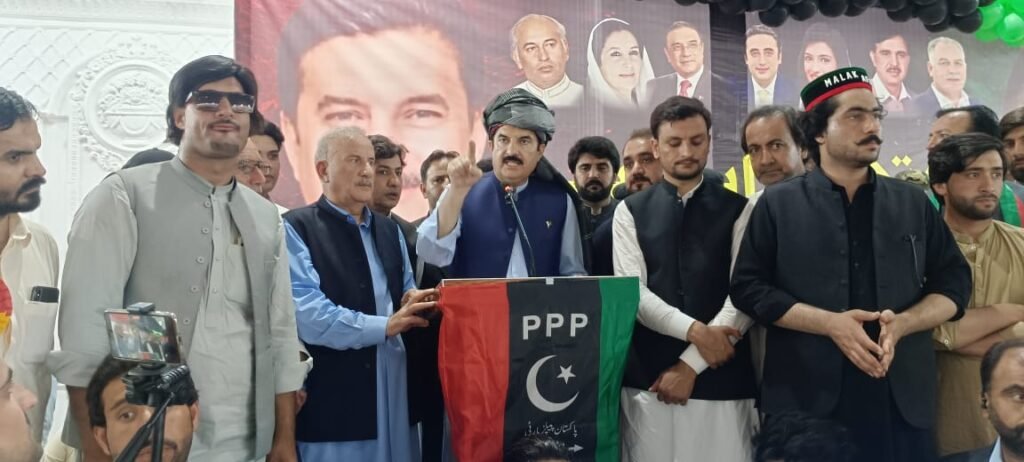 Kundi rules out talks with groups rejecting state, Constitution KP Governor Faisal Karim Kundi addresses a PPP youth convention in Timergara, Lower Dir.