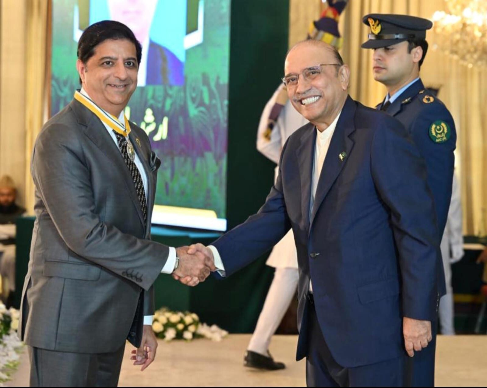 President Zardari confers Sitara-i-Imtiaz on Arshad Wali Muhammad