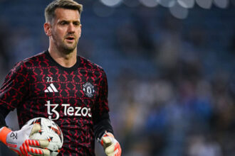Tom Heaton after signing a one-year contract extension with Manchester United