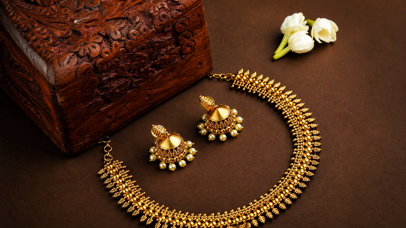 Gold drops Rs3,800 per tola in Pakistan after previous day dip