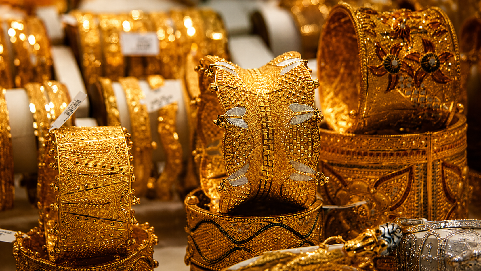 Gold prices fall in Pakistan on May 29 as per tola rate slips to Rs474,862
