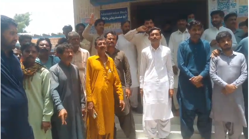 APCA stages protest in Sujawal, demands salary increase in upcoming budget