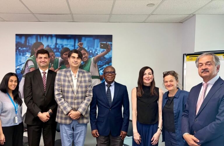 Pakistan, Columbia-WHO Centre advance cooperation on mental health data systems