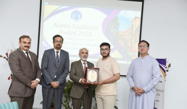 COMSATS Abbottabad honors distinguished graduates at the Alumni Excellence Awards 2026 ceremony.