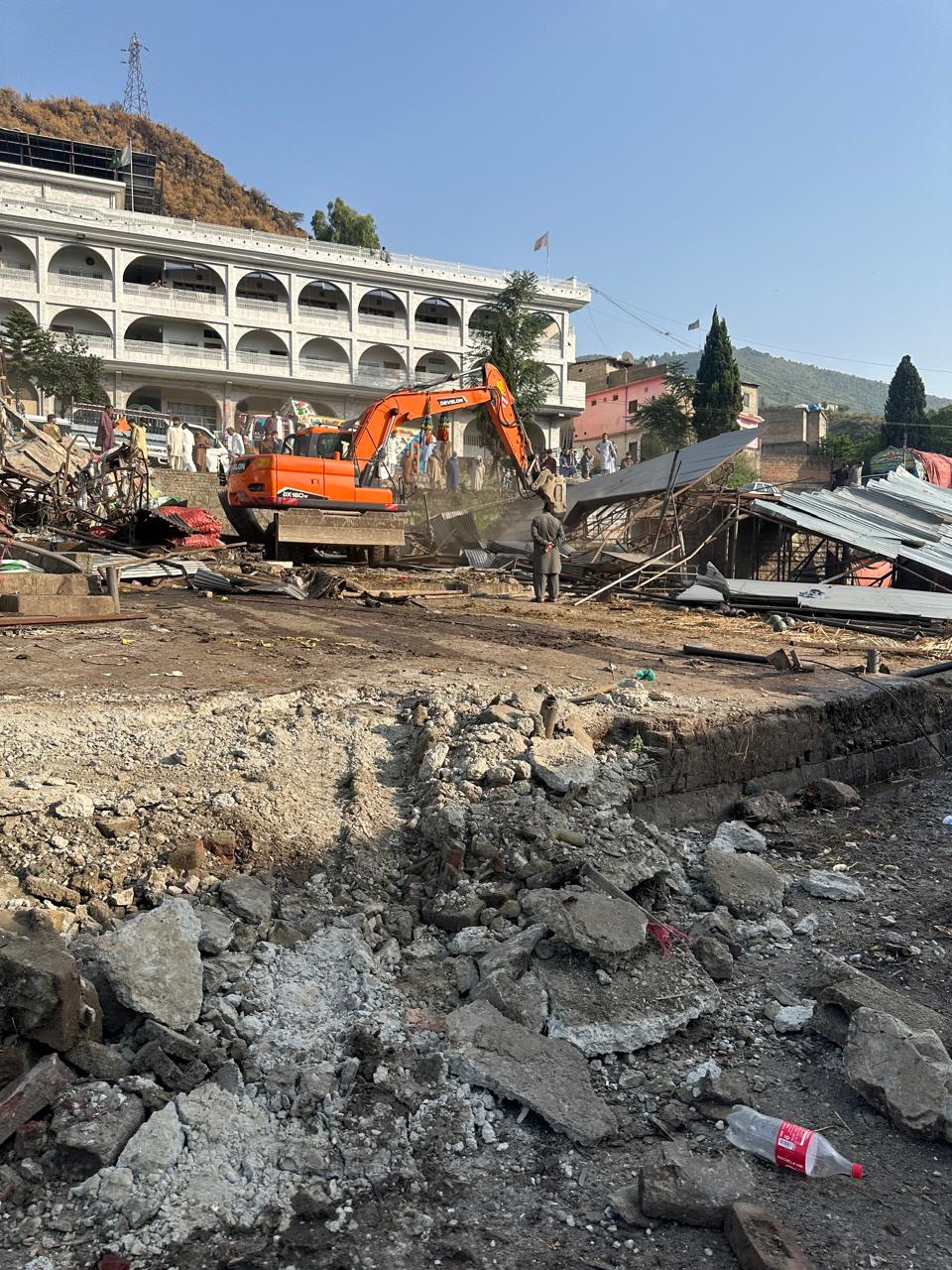 TMA Demolishes Vegetable Market Cabins in Abbottabad, Traders Announce Strike