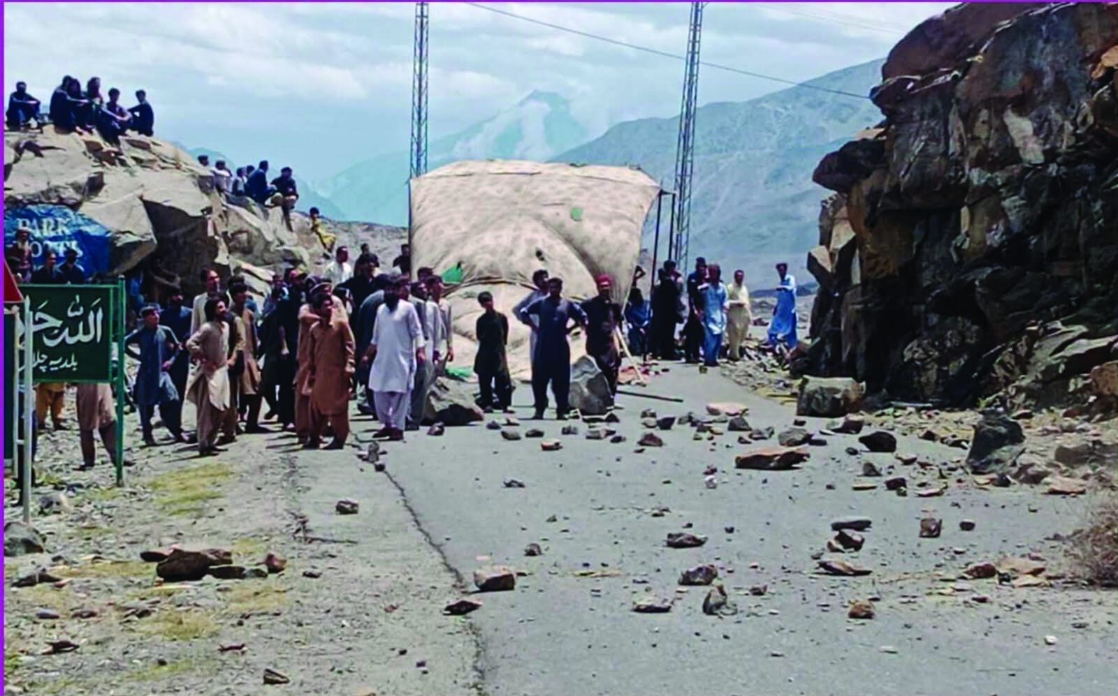 Route connecting Pakistan’s northern regions with China, has been closed to all traffic