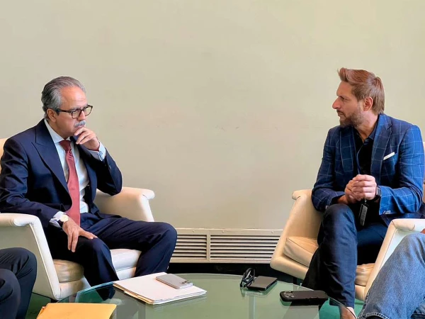 Shahid Afridi Visits UN Headquarters, Meets Pakistan Envoy Asim Iftikhar