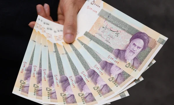 Iranian Currency Value Increases 100 Times, Pakistanis Buy 300 Billion Rials in 5 Days Demand for Iranian rial rises in Pakistan after the Iran-US peace agreement, increasing open market currency rates.