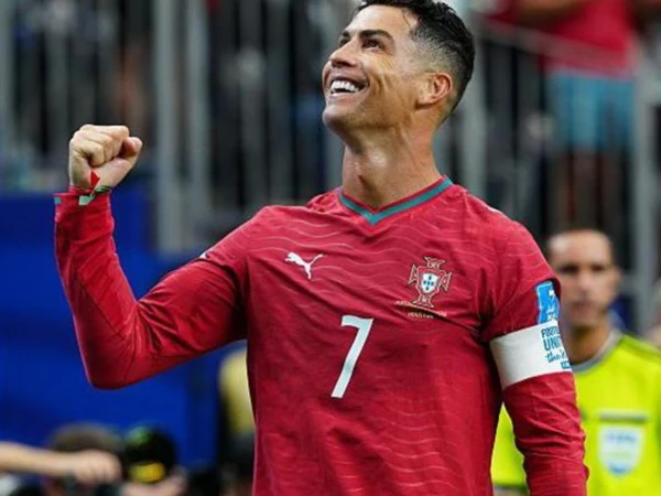 Ronaldo Shines With Brace as Portugal Crush Uzbekistan in World Cup Group Match